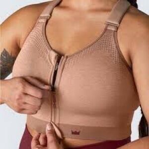 SHEFIT Low Impact Sports Bra
Low Impact